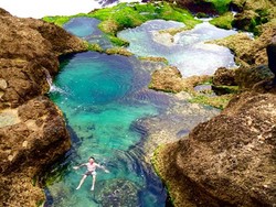 Kolam Renang Alami yang Cantik di Tulungagung