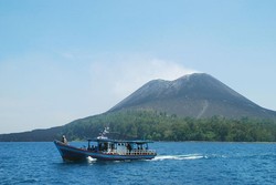 Ketika Gunung Anak Krakatau Satukan Traveler Banten & Lampung