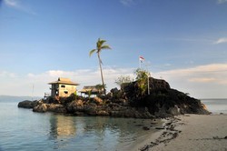 Cerita Pulau Berbadan Dua di Natuna
