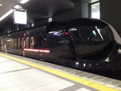 Naik Kereta Star Wars & Mengunjungi Kastil Osaka