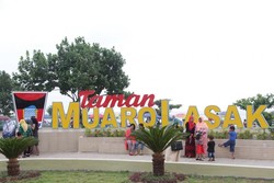 Taman Muaro Lasak & Monumen Merpati Perdamaian Padang