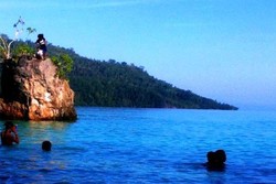 Pantai Bambarano, Sepotong Surga Tersembunyi di Sulteng