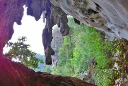 Leang-leang, Pegunungan Karst Berumur Ribuan Tahun di Maros