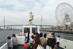 Asyiknya Naik Kapal Boat di Universal Studio Osaka