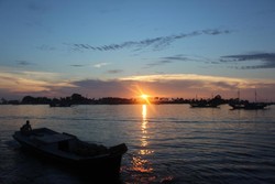 Lihat Sunset Memesona di Bangka, Asyiknya di Pulau Pongok