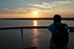 Dahsyat! Begini Indahnya Sunset dari Atas Kapal Pesiar