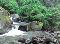 Cuban Taloon, Air Terjun Tingkat 3 Nan Cantik di Malang