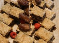Enaknya Chicken Shawarma dan Baklava di Lebanese Souq