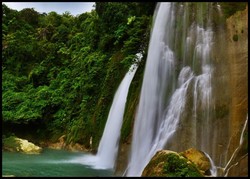 Mengagumi Sudut-sudut Cantik di Curug Cikaso