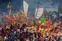 Momen Ritual Bakar Tongkang yang Dramatis di Bagansiapiapi
