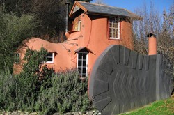 Hotel Unik di Selandia Baru Bentuknya Sepatu