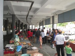 Ngabuburit Sambil Kulineran di Sentra Ikan Bulak, Surabaya
