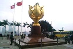 Jejak Sejarah Hong Kong di Golden Bauhinian Square