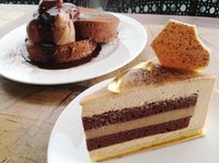 Enaknya Pancake Selembut Souffle dengan Guyuran Cokelat