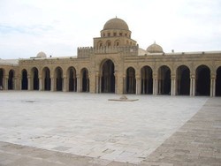 Inilah Masjid Pertama di Benua Afrika