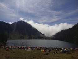 Bisa! Libur Lebaran Sambil Naik ke Ranu Kumbolo di Semeru