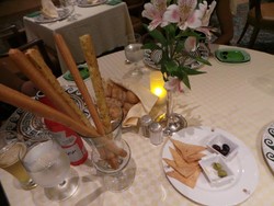 Bagaimana Menyusun Menu di 11 Restoran Kapal Pesiar?