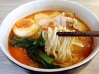 Slruup! Pedas Segar Spicy Miso Ramen Berkaldu Ayam