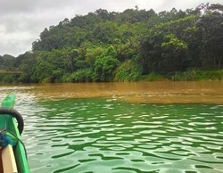 Sungai Ajaib 2 Warna di Sukabumi