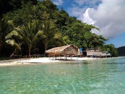 Ganan, Pulau Kecil yang Cantik di Raja Ampat