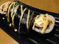 Oishii! Puas Menyantap Sushi dan Ramen di 3 Wise Monkeys