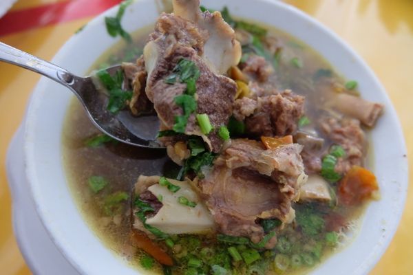 Hangatkan Tubuh Malam Ini dengan Seporsi Bebalung khas Sasak