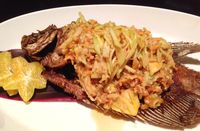 Ada Ikan Gurame Goreng Berbumbu Rujak yang Segar Unik di Roemah Rempah