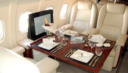 Maskapai dengan First Class Terbaik Dunia Tahun 2016 Adalah...