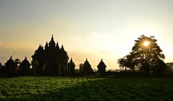 Toleransi dan Cinta di Balik Indahnya Candi Plaosan