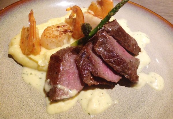 Chef Buli Sajikan Paduan Seafood dan Steak Spesial dalam Pop Up Dinner