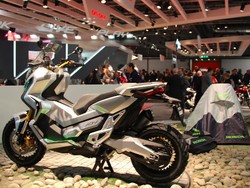 Skuter Petualang Honda Mulai Menggoda