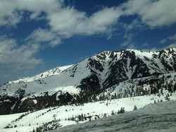 Merasakan Salju Pegunungan Jepang di Tateyama