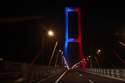 Bukan Golden Gate, Ini Jembatan Suramadu dari Madura