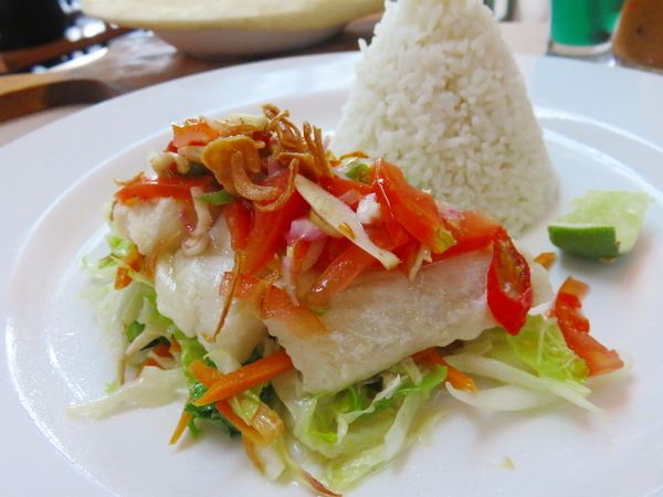 Gurih Mengenyangkan Ikan Dori Berlumur Sambal Matah