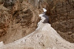 Aneh Tapi Nyata, Ada Gunung Es di Timur Tengah