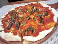Nyamm! Enaknya Pizza Vegetarian a la Italia di Kafe Mungil Ini