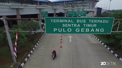 Melihat Terminal Terbesar Se-Asia Tenggara di Pulo Gebang