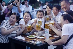 Mulai Membuka Diri, Korea Utara Gelar Festival Bir