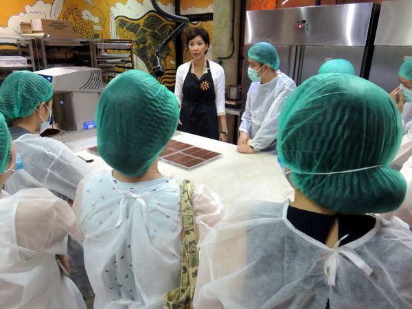 Serunya Mengintip Pengolahan Biji Cokelat hingga Belajar Membuat Dessert Cokelat Enak
