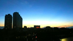 Jakarta Menjelang Malam