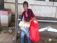 Kisah Pak Mamat, Penjual Krupuk Buta