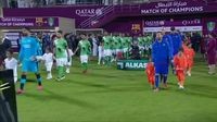 Tingkah Lucu Bocah Jersey Kantong Plastik Saat Bertemu Messi