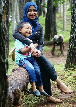Senyum Ibu dan Anak