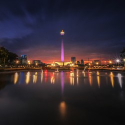 monas kala malam