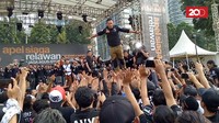 Agus Yudhoyono yang Keranjingan Stage Dive