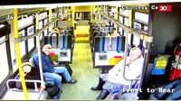 Merinding! Rekaman Video Mobil Menghantam Bus Umum