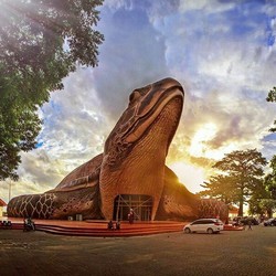 Ikon Jepara yang terkenal Patung Kura-Kura Raksasa