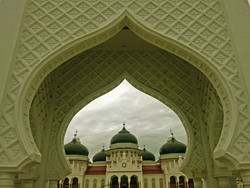 Masjid Baiturrahman in Gate Frame