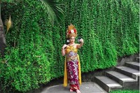 Wanita Cantik yang Viral Ternyata Bukan Putri Raja Salman, Ini Klarifikasinya