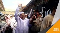 Kelar Nyoblos, Habib Rizieq Tunjukkan Salam OK OCE!